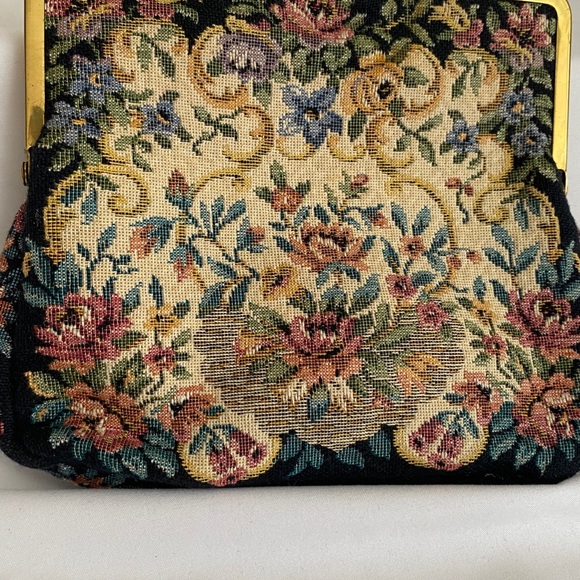 Vintage Floral Tapestry Handbag - Picture 11 of 11
